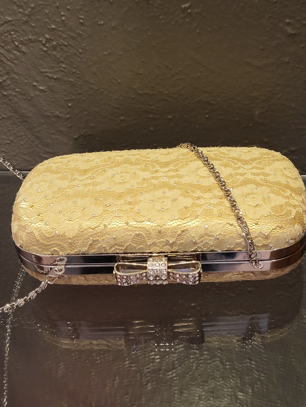 Benjamin Walk Beige Lace Evening Bag Chain Strap Rhinestone Bow Clasp - Picture 2 of 6